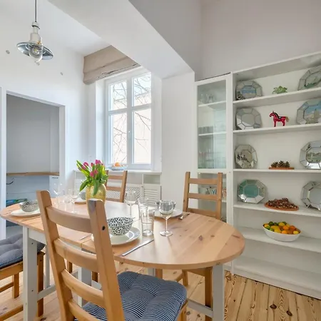 Apartmán Kamienica Sopocka 150 Metrow Od Plazy & By Renters *