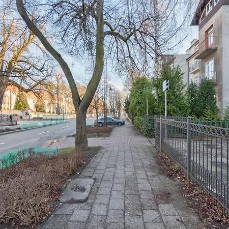 Apartment Dom & House - Kamienica Sopocka 150 Metrow Od Plazy *