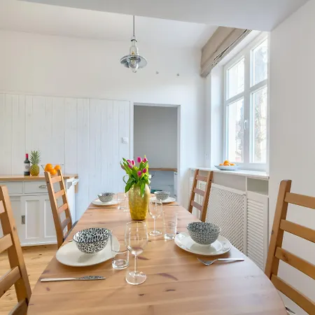 Apartmán Kamienica Sopocka 150 Metrow Od Plazy & By Renters