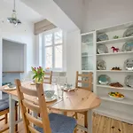 Apartment Kamienica Sopocka 150 Metrow Od Plazy & By Renters *